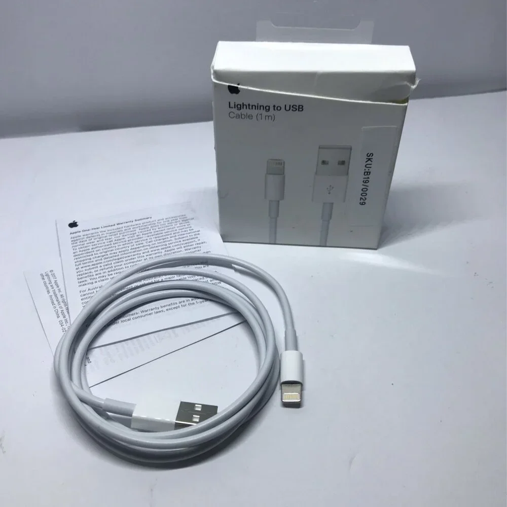 🍒 Official Apple USB-C to Lightning Cable [ 1m in Length ]